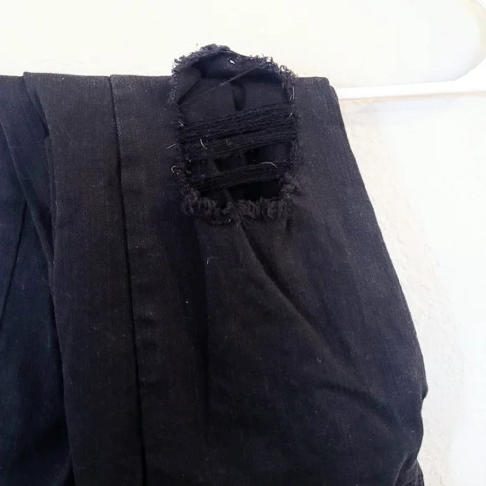 Distressed Black Skinny Jeans - Picture 4 of 5